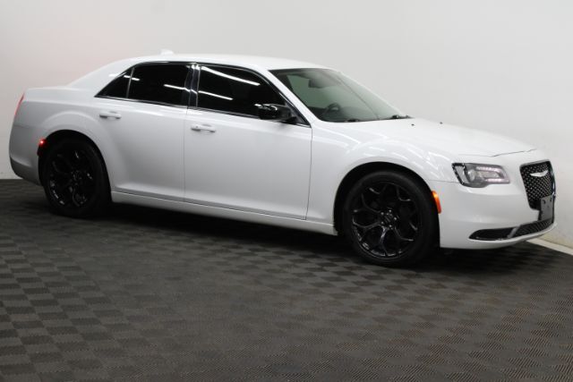 2019 Chrysler 300 Touring