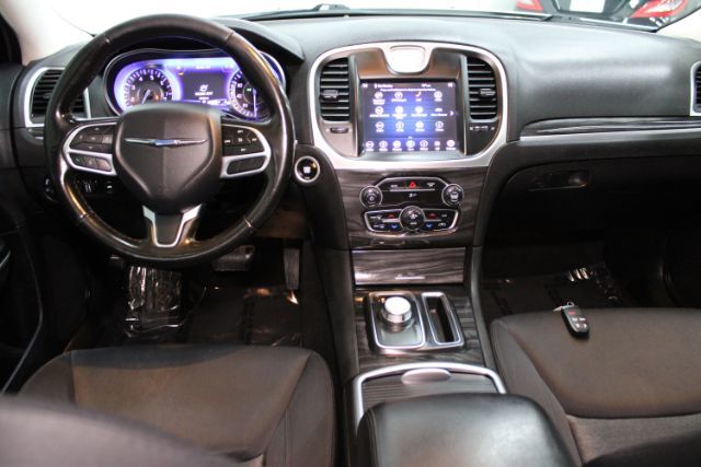 2019 Chrysler 300 Touring