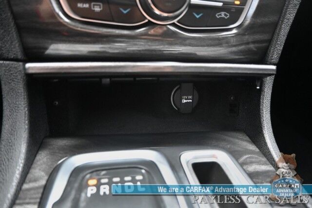 2019 Chrysler 300 Touring L / AWD / AutoStart / Convenience Pkg / Power & Heated Leather Seats / Panoramic Sunroof / Navigation / Apple CarPlay & Android Auto / Keyless Entry & Start / 27 MPG / 1-Owner Anchorage AK