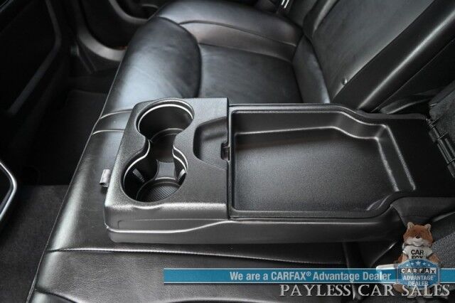 2019 Chrysler 300 Touring L / AWD / AutoStart / Convenience Pkg / Power & Heated Leather Seats / Panoramic Sunroof / Navigation / Apple CarPlay & Android Auto / Keyless Entry & Start / 27 MPG / 1-Owner Anchorage AK