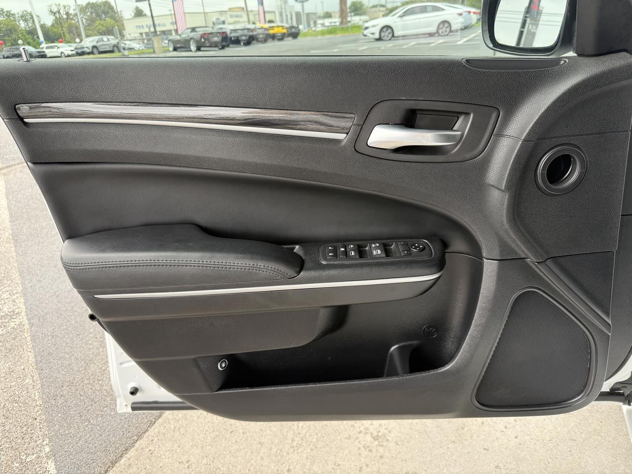 2019 Chrysler 300 Touring L Knoxville TN