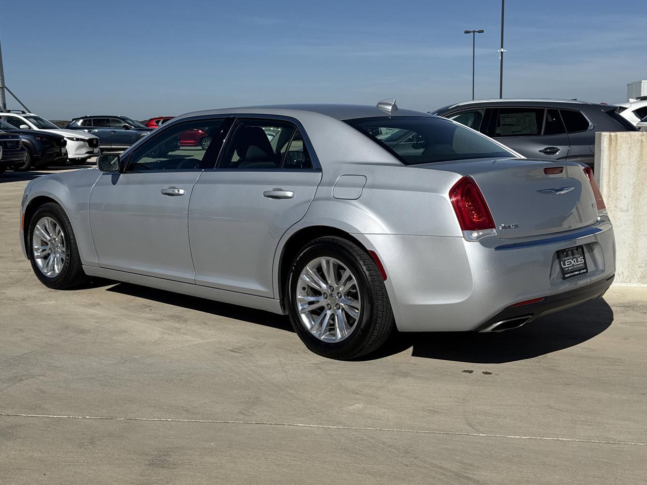 2019 Chrysler 300 Touring