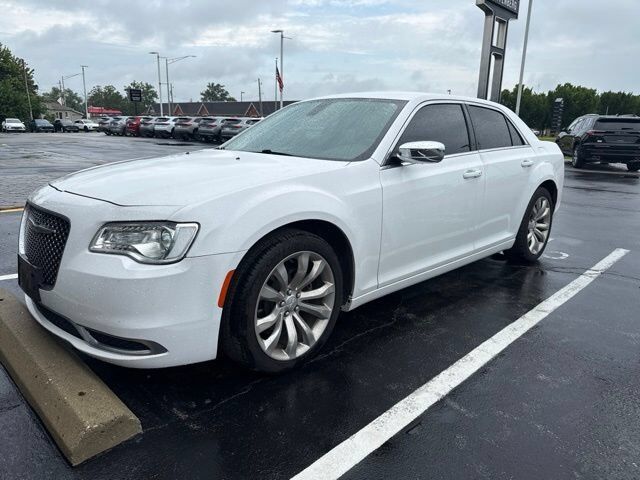 2019 Chrysler 300 Touring