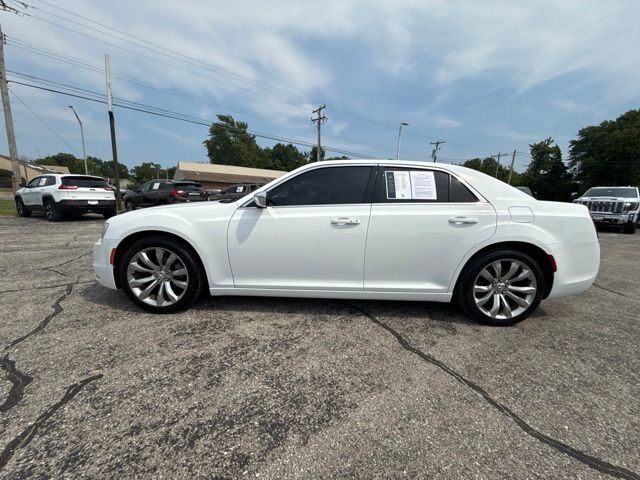 2019 Chrysler 300 Touring