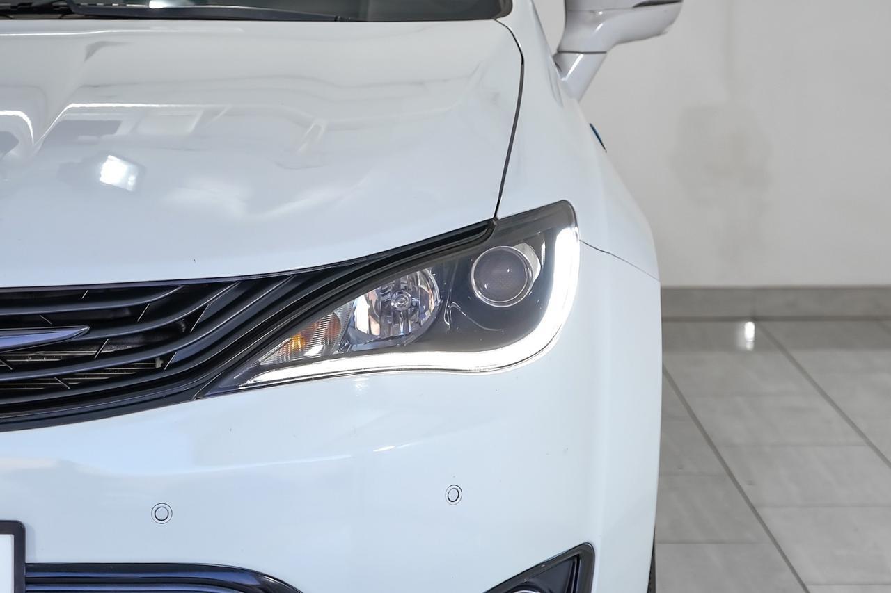 2019 Chrysler Pacifica Hybrid LIMITED BLIND SPOT ASSIST ADVANCED SAFETY TEC GROUP NAVIGATION T Carrollton TX