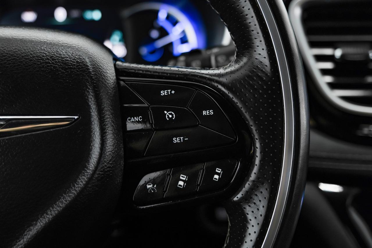 2019 Chrysler Pacifica Hybrid LIMITED BLIND SPOT ASSIST ADVANCED SAFETY TEC GROUP NAVIGATION T Carrollton TX