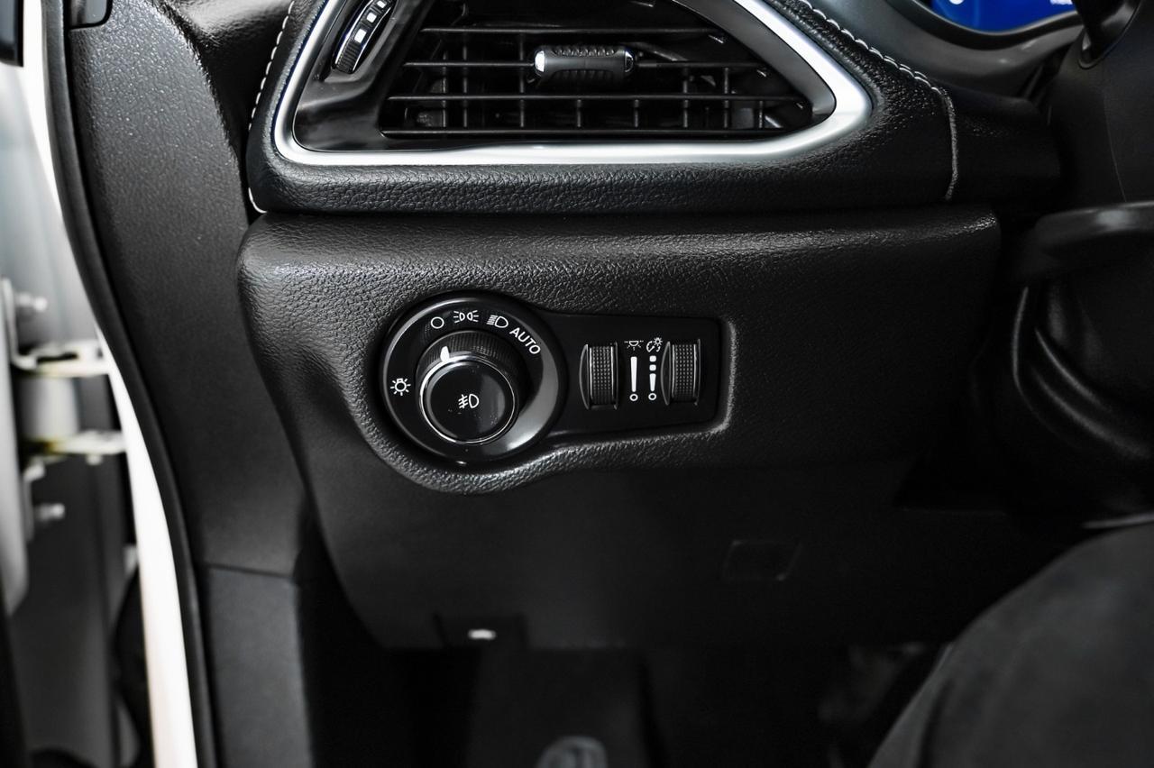 2019 Chrysler Pacifica Hybrid LIMITED BLIND SPOT ASSIST ADVANCED SAFETY TEC GROUP NAVIGATION T Carrollton TX