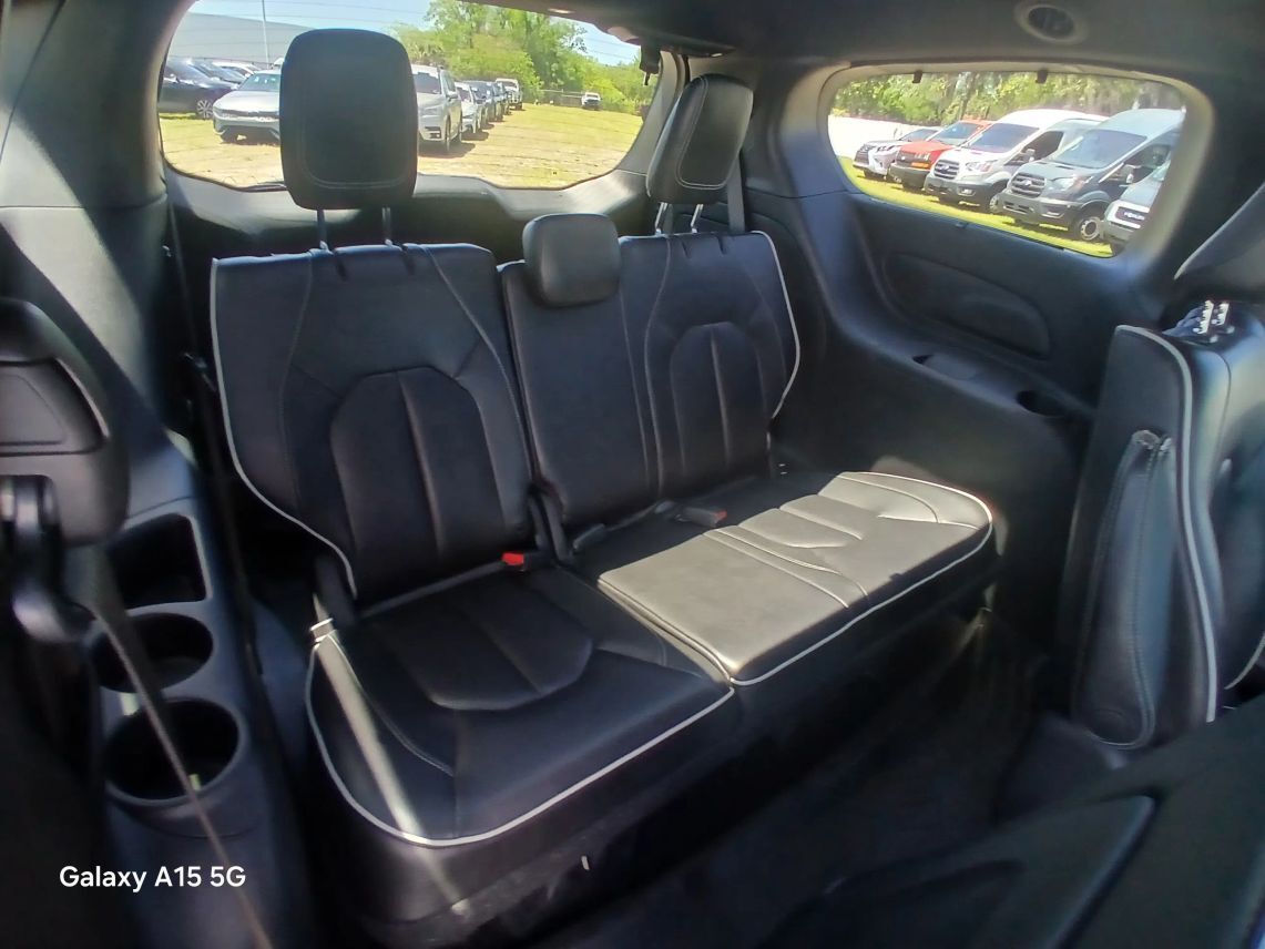 2019 Chrysler Pacifica Hybrid Limited Minivan 4D Maitland FL