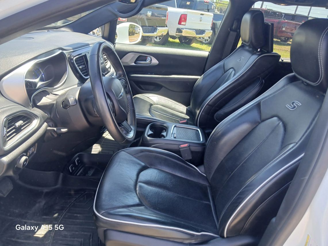 2019 Chrysler Pacifica Hybrid Limited Minivan 4D Maitland FL