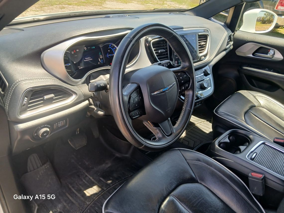 2019 Chrysler Pacifica Hybrid Limited Minivan 4D Maitland FL