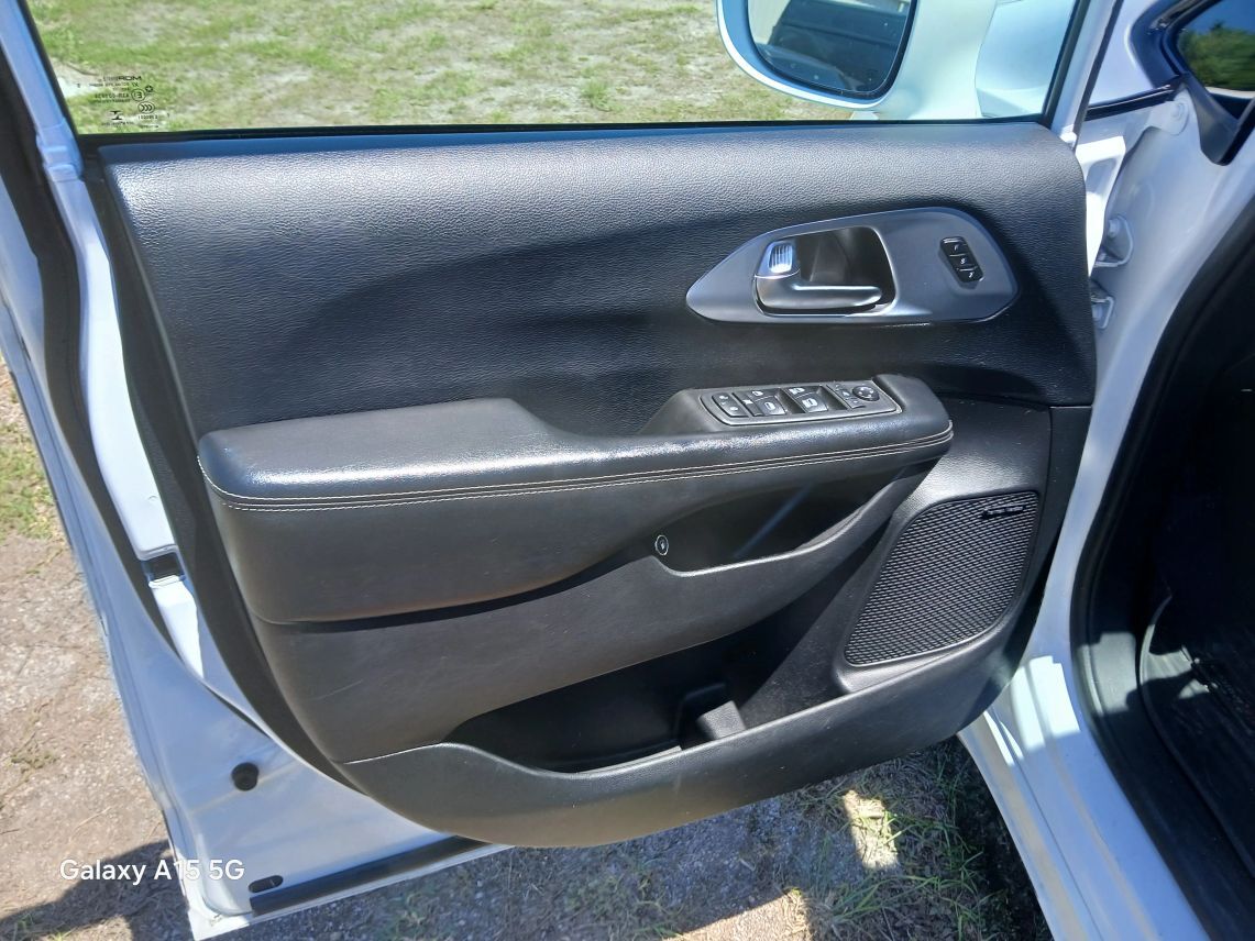 2019 Chrysler Pacifica Hybrid Limited Minivan 4D Maitland FL