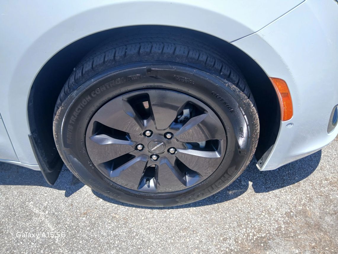 2019 Chrysler Pacifica Hybrid Limited Minivan 4D Maitland FL