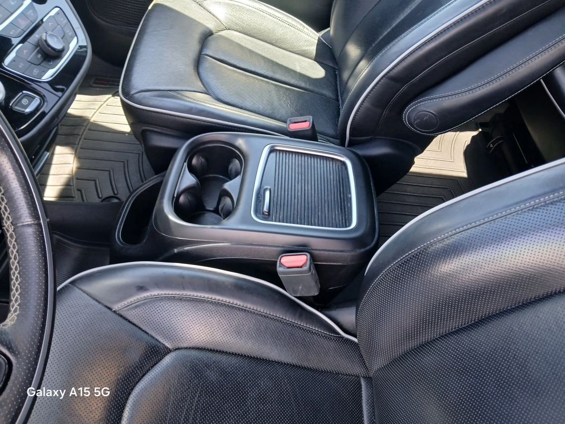 2019 Chrysler Pacifica Hybrid Limited Minivan 4D Maitland FL