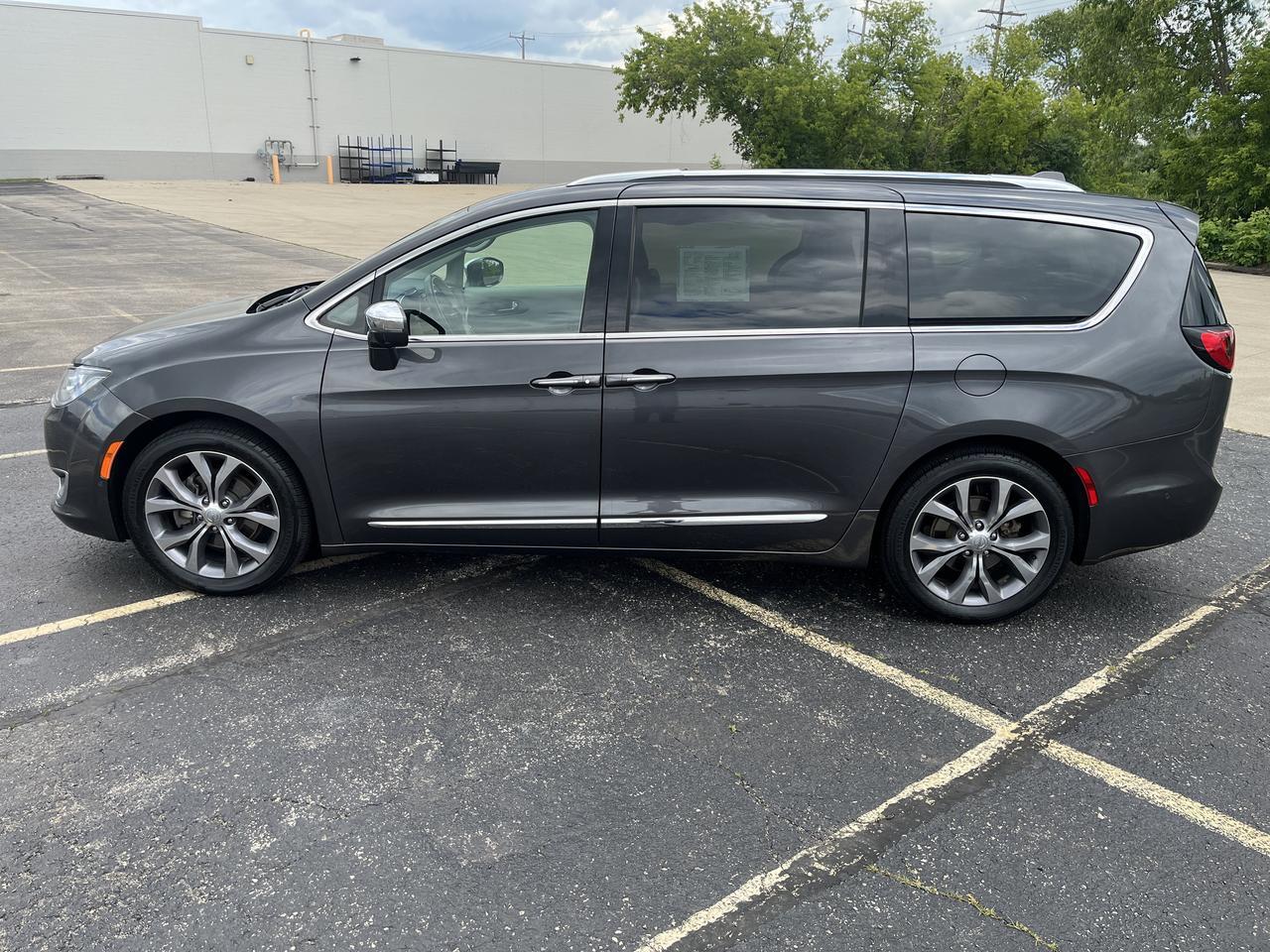 2019 Chrysler Pacifica Limited AdvancedSafetytec Tire&Whel TrailerTowGroups w/AdptvCrz 20s Sunroof Nav 360DegSurroundVision