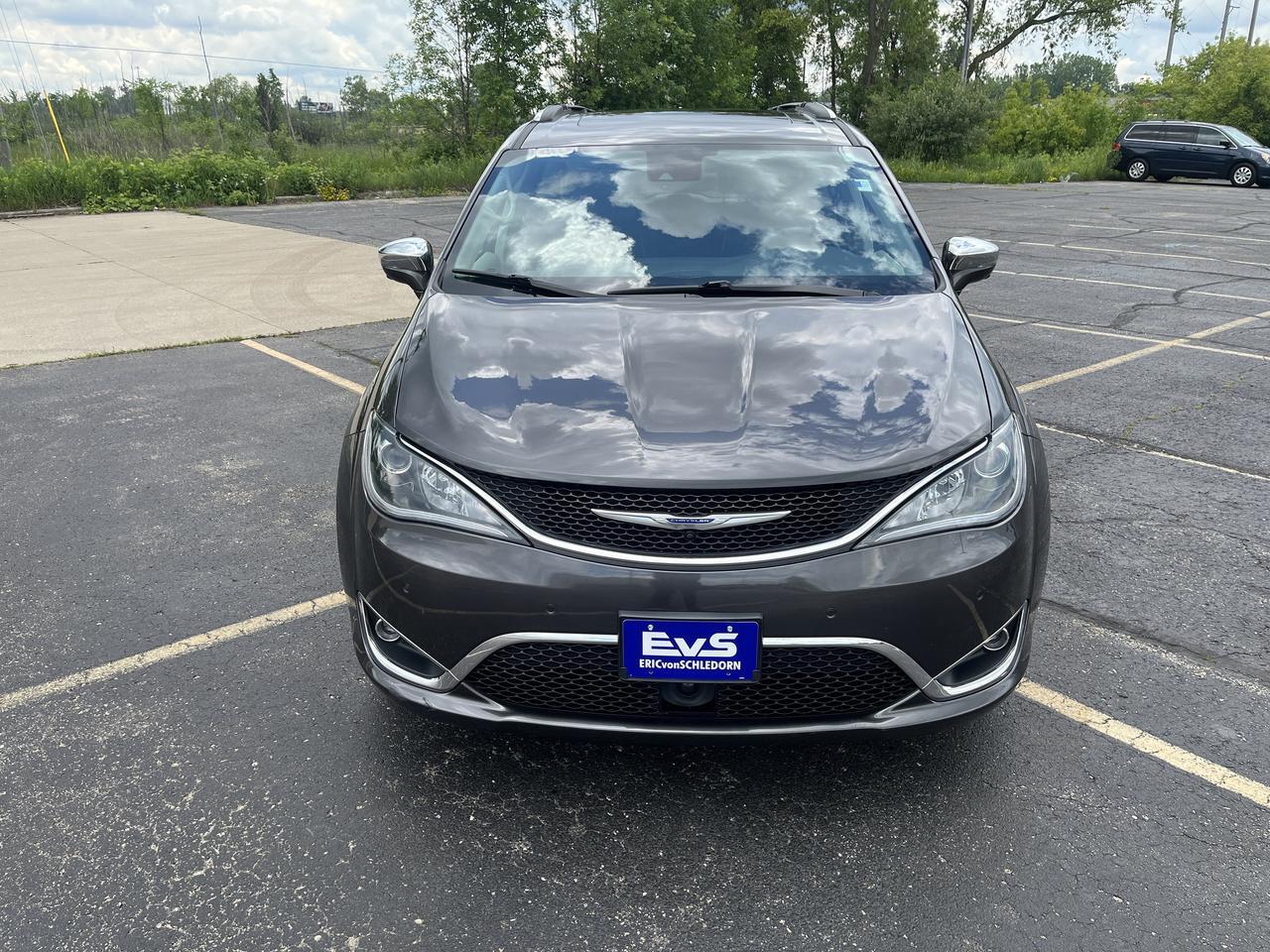 2019 Chrysler Pacifica Limited AdvancedSafetytec Tire&Whel TrailerTowGroups w/AdptvCrz 20s Sunroof Nav 360DegSurroundVision