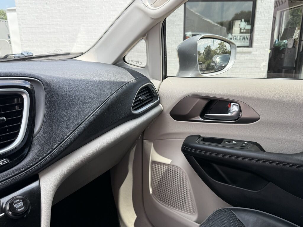 2019 Chrysler Pacifica Limited Crestwood KY
