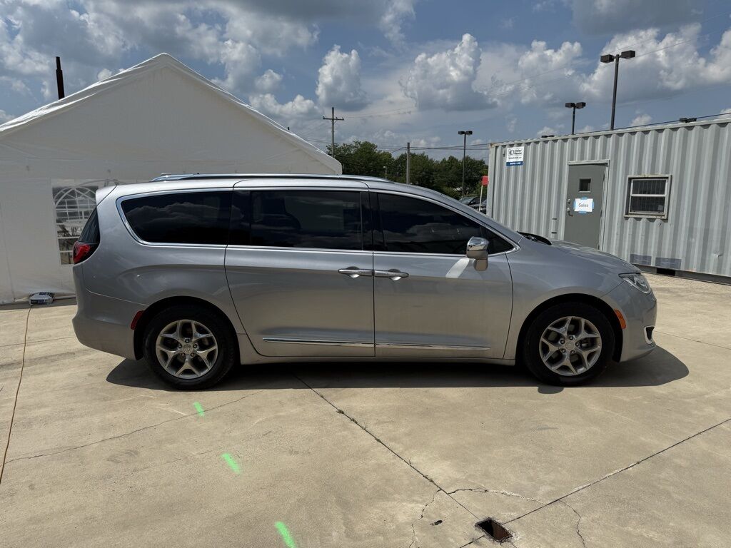 2019 Chrysler Pacifica Limited Crestwood KY
