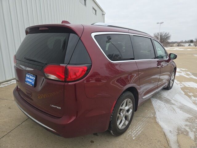 2019 Chrysler Pacifica Limited West Burlington IA
