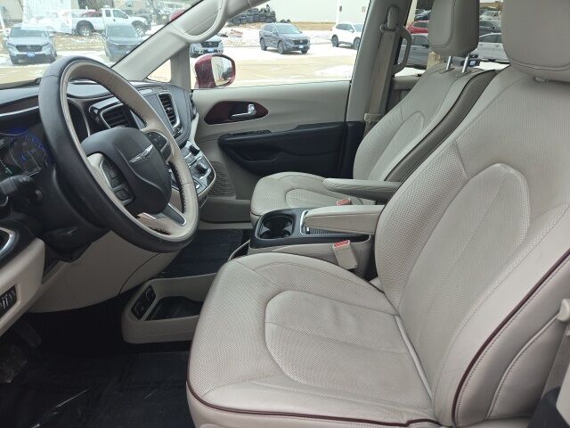 2019 Chrysler Pacifica Limited West Burlington IA