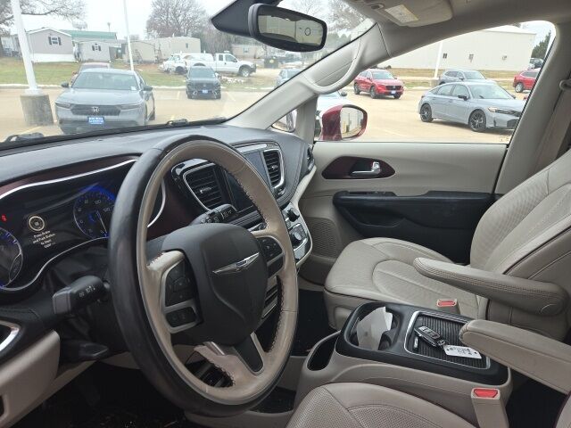 2019 Chrysler Pacifica Limited West Burlington IA