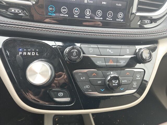 2019 Chrysler Pacifica Limited West Burlington IA