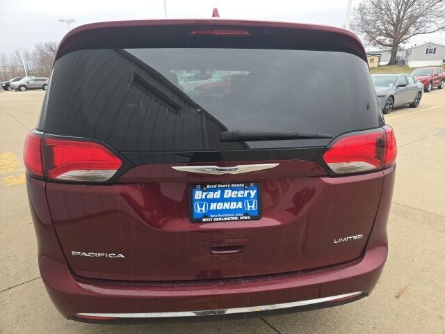 2019 Chrysler Pacifica Limited West Burlington IA