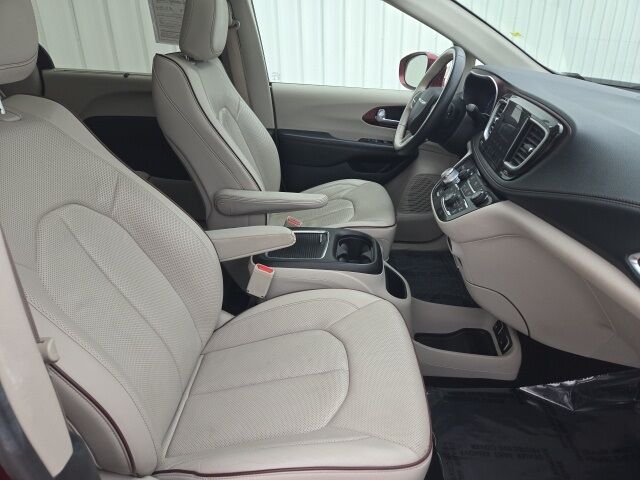 2019 Chrysler Pacifica Limited West Burlington IA