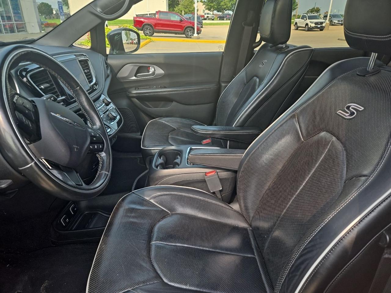 2019 Chrysler Pacifica Limited West Burlington IA