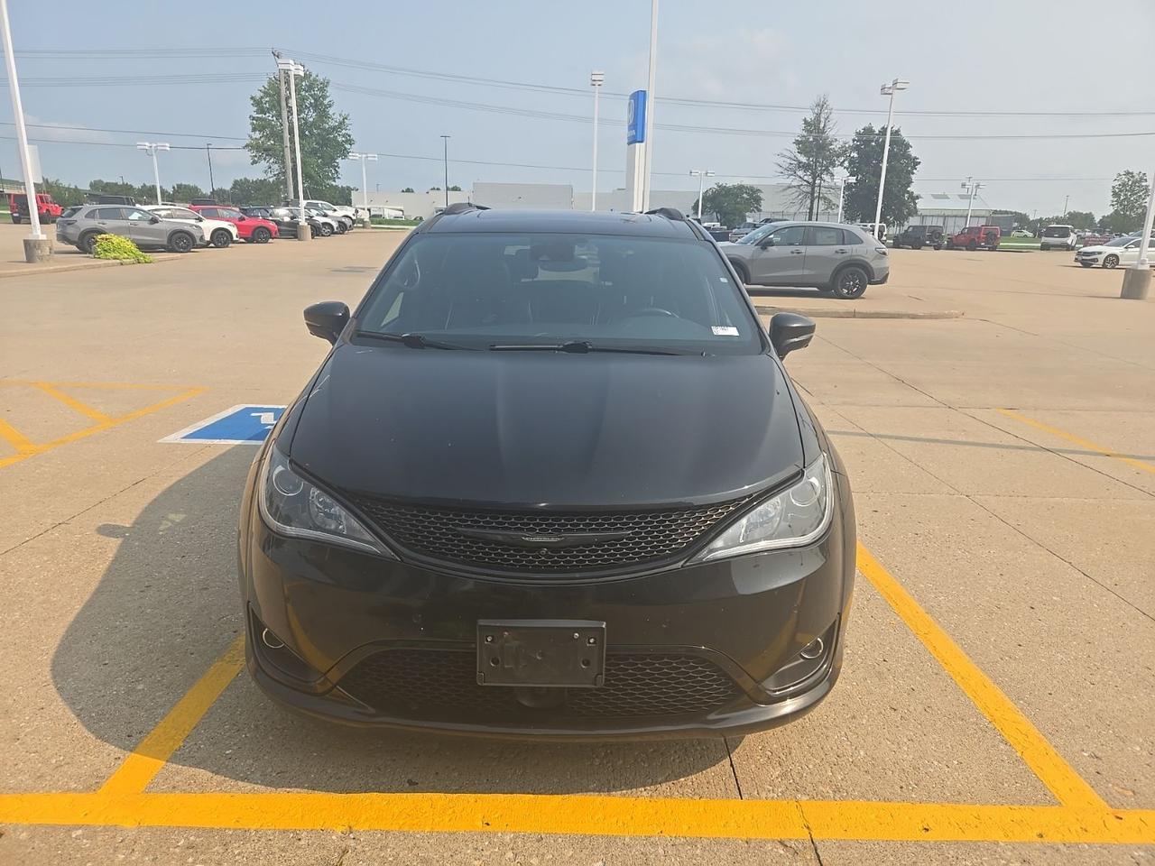 2019 Chrysler Pacifica Limited West Burlington IA