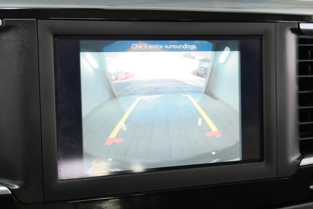 2019 Chrysler Pacifica TOURING L BLIND SPOT ASSIST LEATHER HEATED SEATS REAR CAMERA KEY Carrollton TX