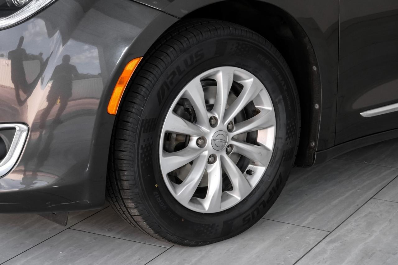 2019 Chrysler Pacifica TOURING L BLIND SPOT ASSIST LEATHER HEATED SEATS REAR CAMERA KEY Carrollton TX