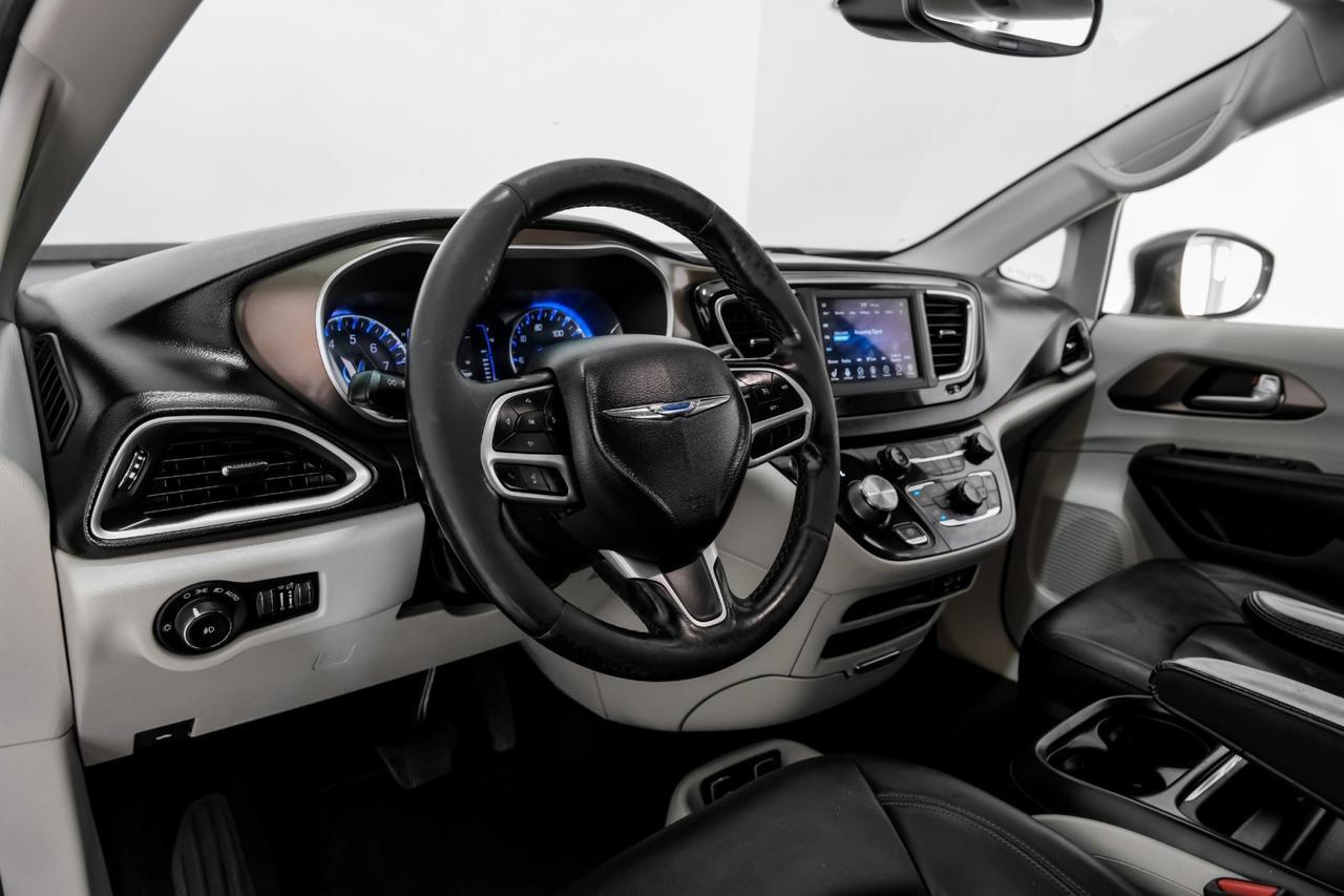 2019 Chrysler Pacifica TOURING L BLIND SPOT ASSIST LEATHER HEATED SEATS REAR CAMERA KEY Carrollton TX