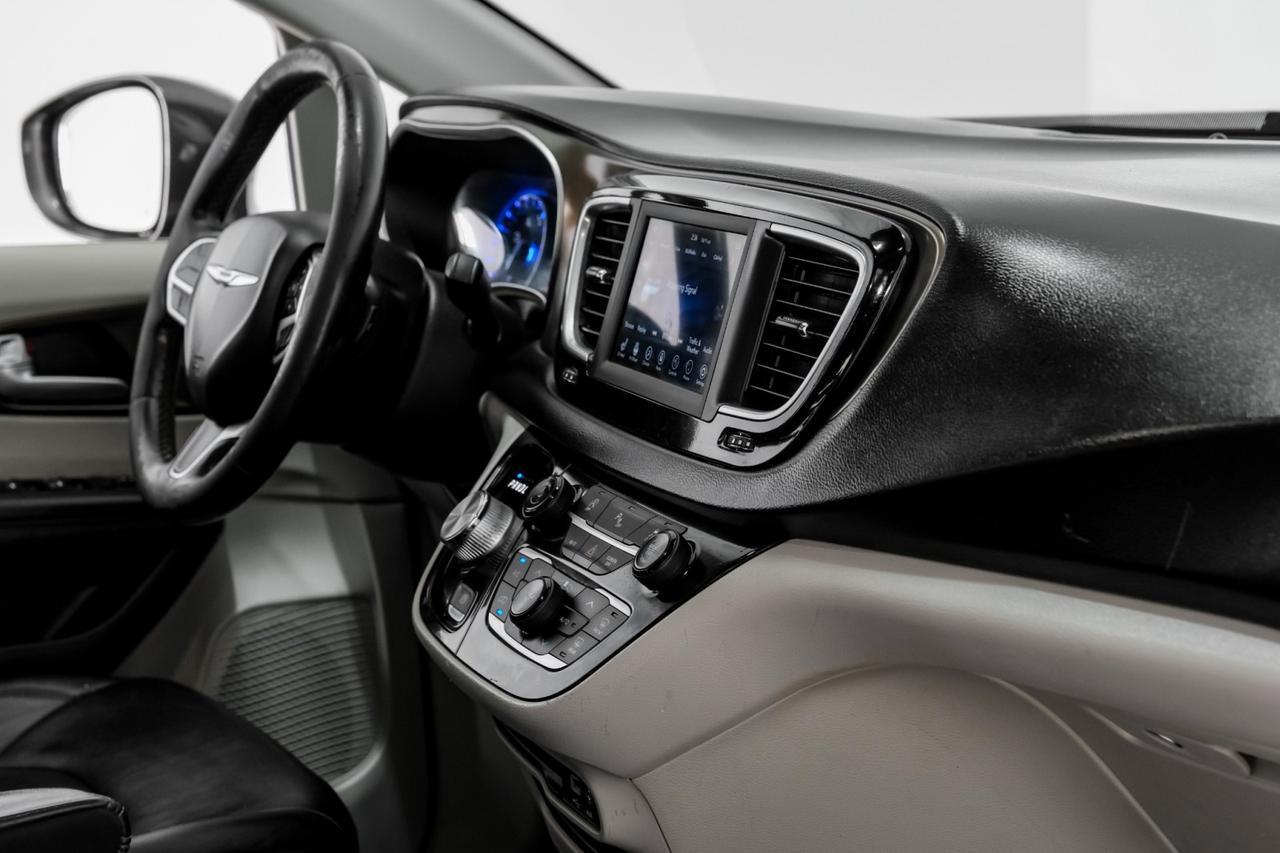 2019 Chrysler Pacifica TOURING L BLIND SPOT ASSIST LEATHER HEATED SEATS REAR CAMERA KEY Carrollton TX