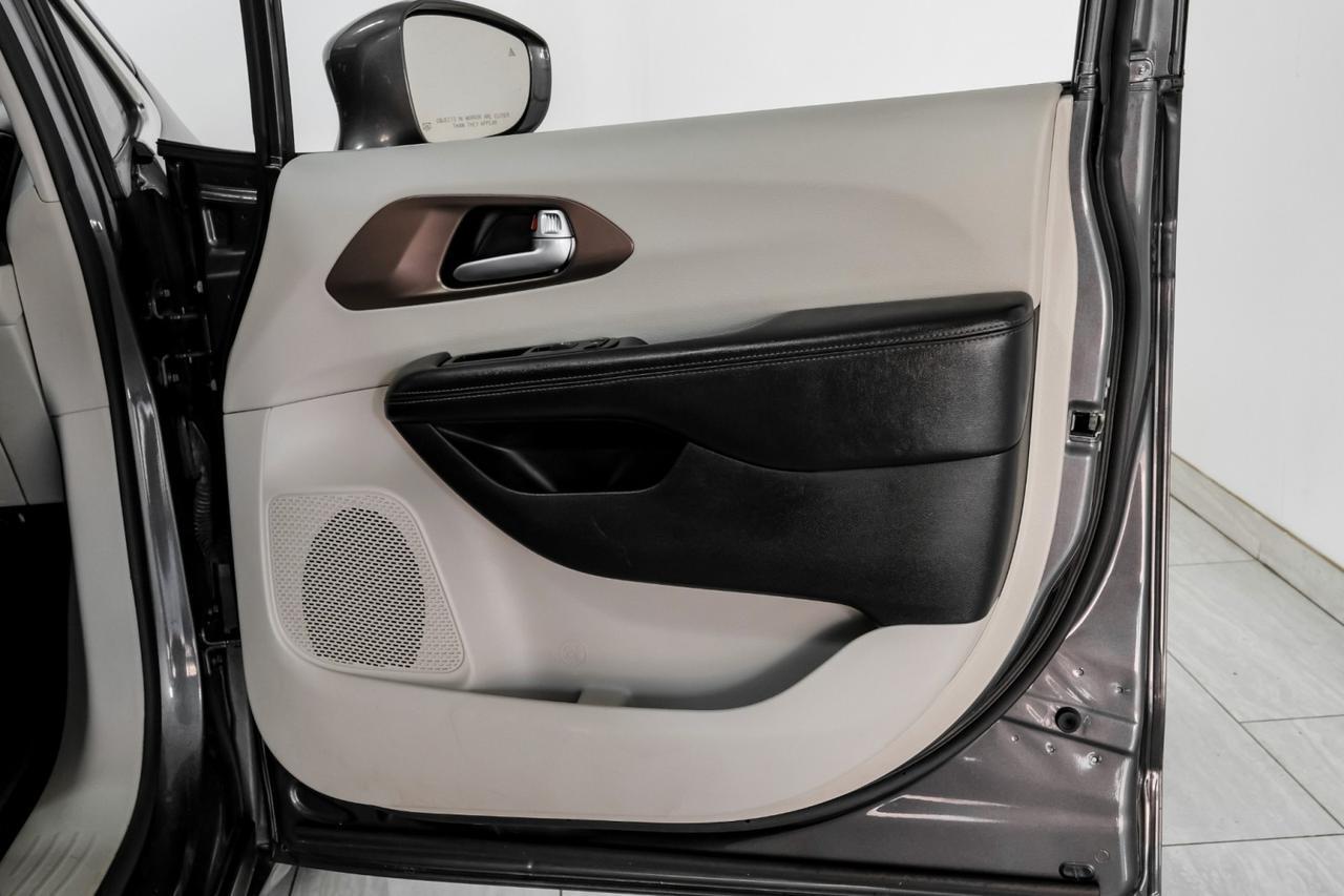 2019 Chrysler Pacifica TOURING L BLIND SPOT ASSIST LEATHER HEATED SEATS REAR CAMERA KEY Carrollton TX