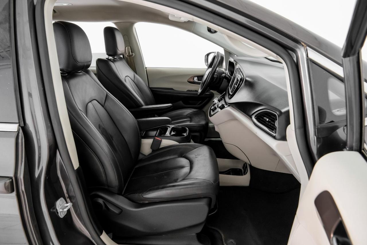2019 Chrysler Pacifica TOURING L BLIND SPOT ASSIST LEATHER HEATED SEATS REAR CAMERA KEY Carrollton TX