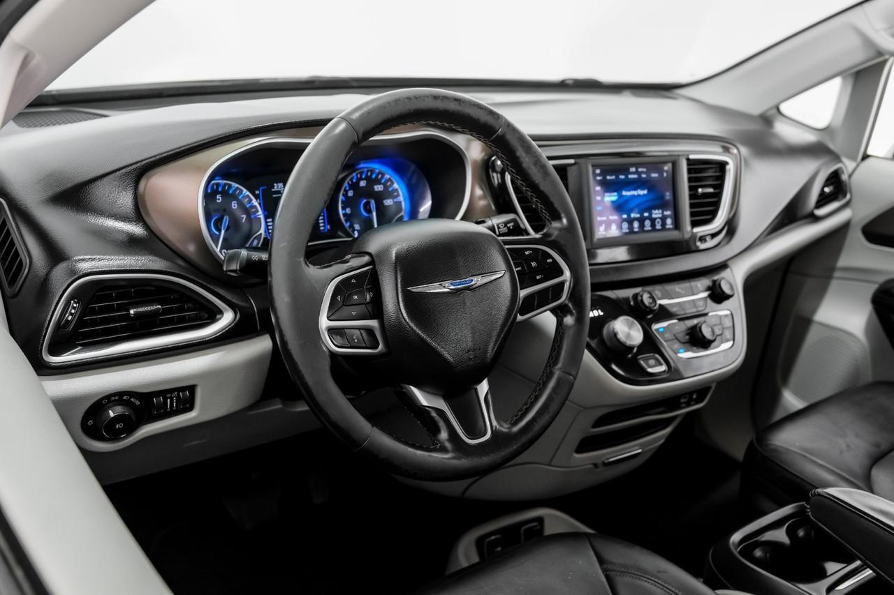 2019 Chrysler Pacifica TOURING L BLIND SPOT ASSIST LEATHER HEATED SEATS REAR CAMERA KEY Carrollton TX