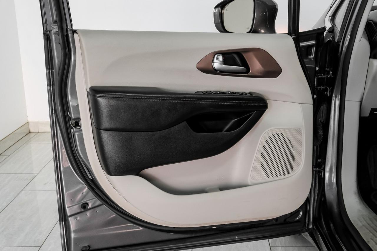 2019 Chrysler Pacifica TOURING L BLIND SPOT ASSIST LEATHER HEATED SEATS REAR CAMERA KEY Carrollton TX