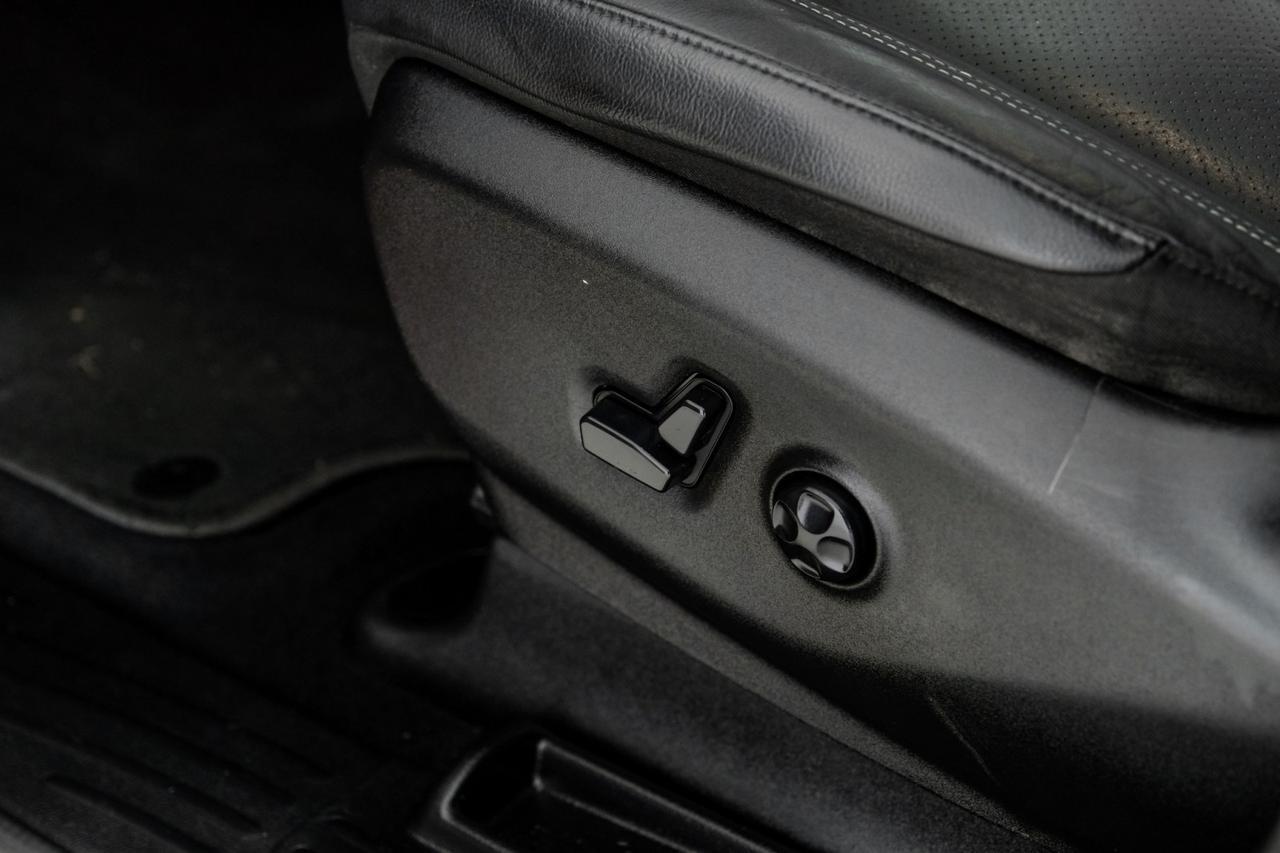 2019 Chrysler Pacifica TOURING L BLIND SPOT ASSIST NAVIGATION LEATHER HEATED SEATS REAR Carrollton TX