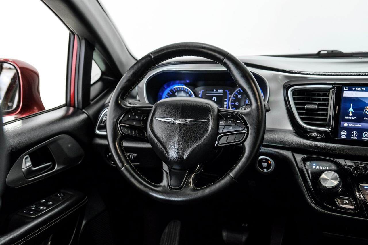2019 Chrysler Pacifica TOURING L BLIND SPOT ASSIST NAVIGATION LEATHER HEATED SEATS REAR Carrollton TX