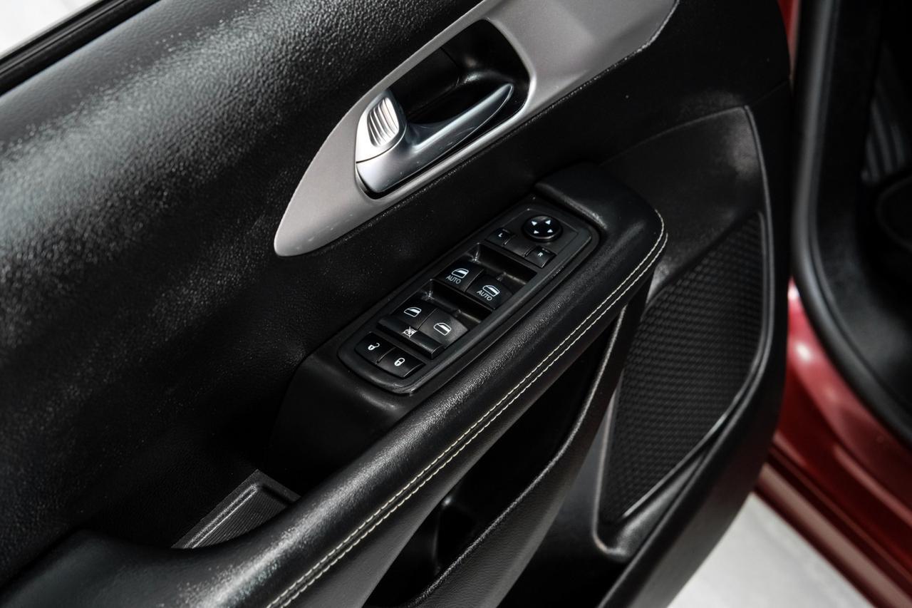 2019 Chrysler Pacifica TOURING L BLIND SPOT ASSIST NAVIGATION LEATHER HEATED SEATS REAR Carrollton TX