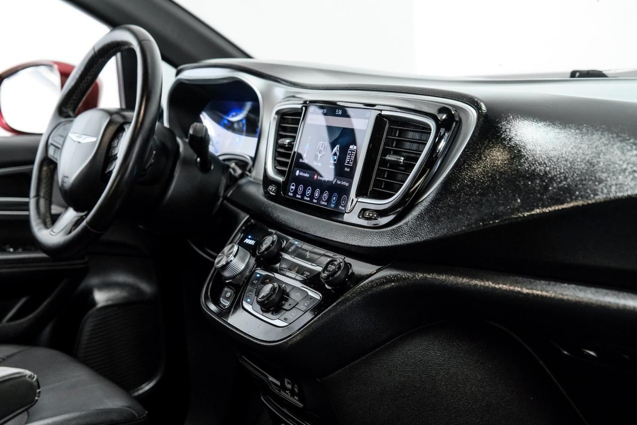 2019 Chrysler Pacifica TOURING L BLIND SPOT ASSIST NAVIGATION LEATHER HEATED SEATS REAR Carrollton TX
