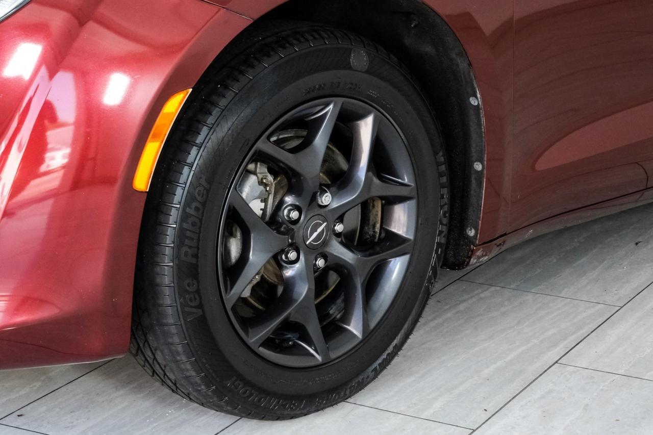 2019 Chrysler Pacifica TOURING L BLIND SPOT ASSIST NAVIGATION LEATHER HEATED SEATS REAR Carrollton TX