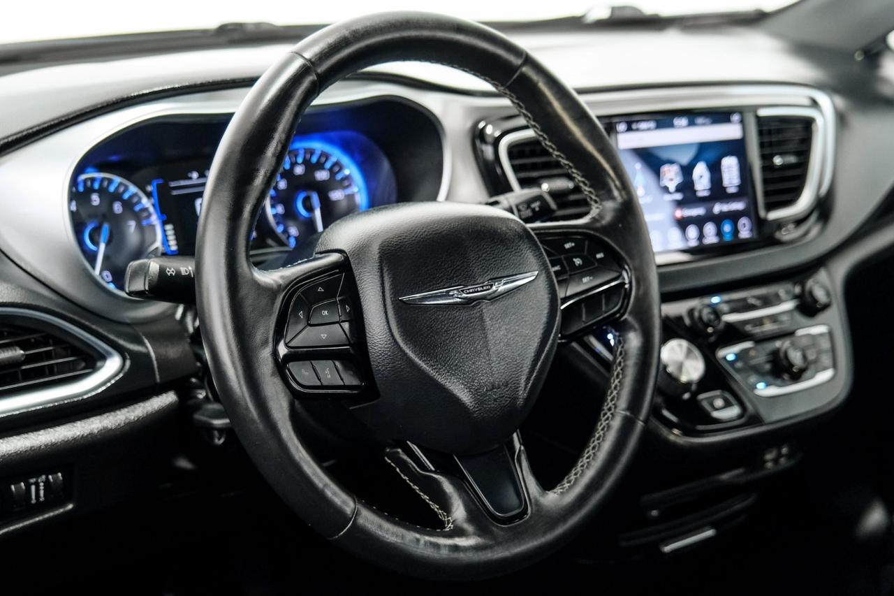 2019 Chrysler Pacifica TOURING L BLIND SPOT ASSIST NAVIGATION LEATHER HEATED SEATS REAR Carrollton TX