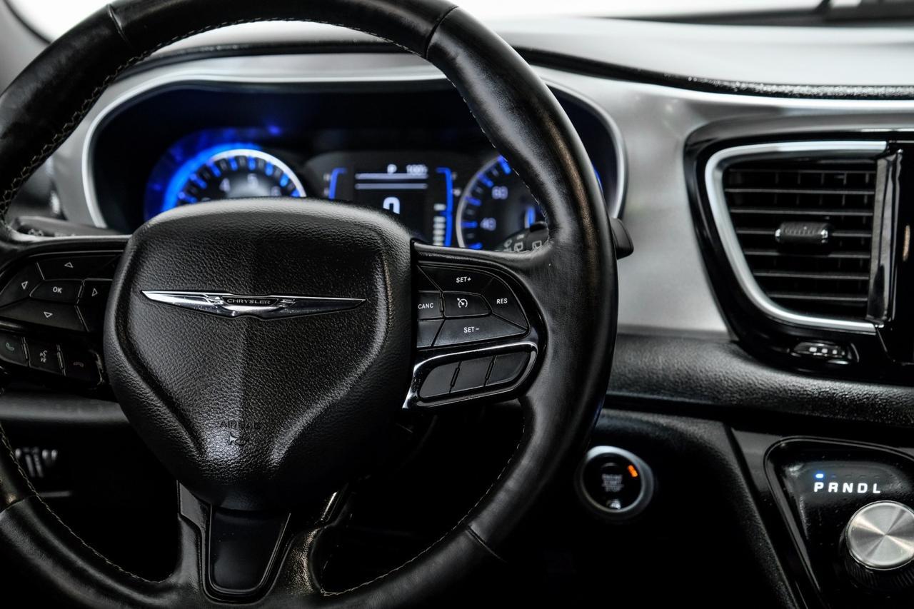 2019 Chrysler Pacifica TOURING L BLIND SPOT ASSIST NAVIGATION LEATHER HEATED SEATS REAR Carrollton TX