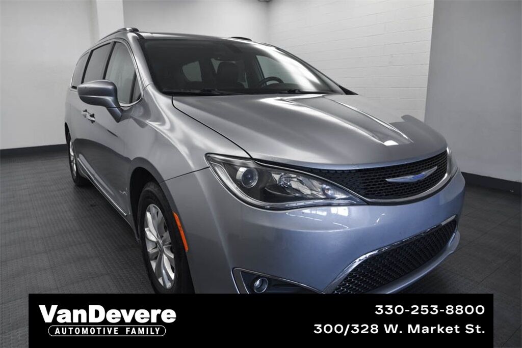 Used 2019 Chrysler Pacifica Touring L FWD