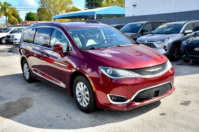 2019 Chrysler Pacifica Touring L # KR576745-2