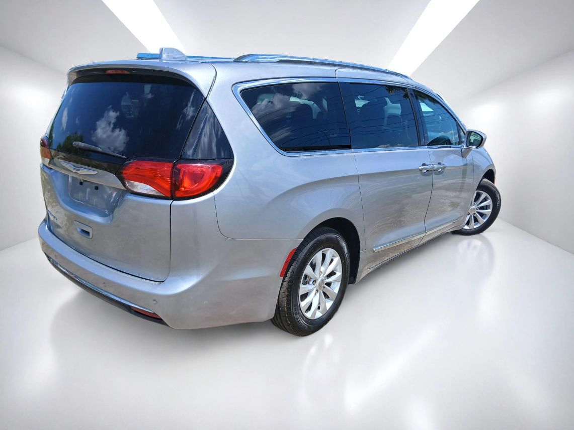 2019 Chrysler Pacifica Touring L Minivan 4D Maitland FL