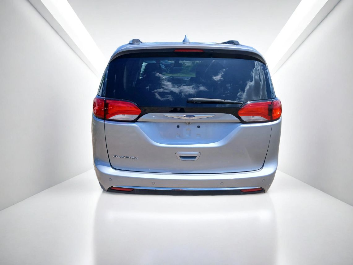 2019 Chrysler Pacifica Touring L Minivan 4D Maitland FL