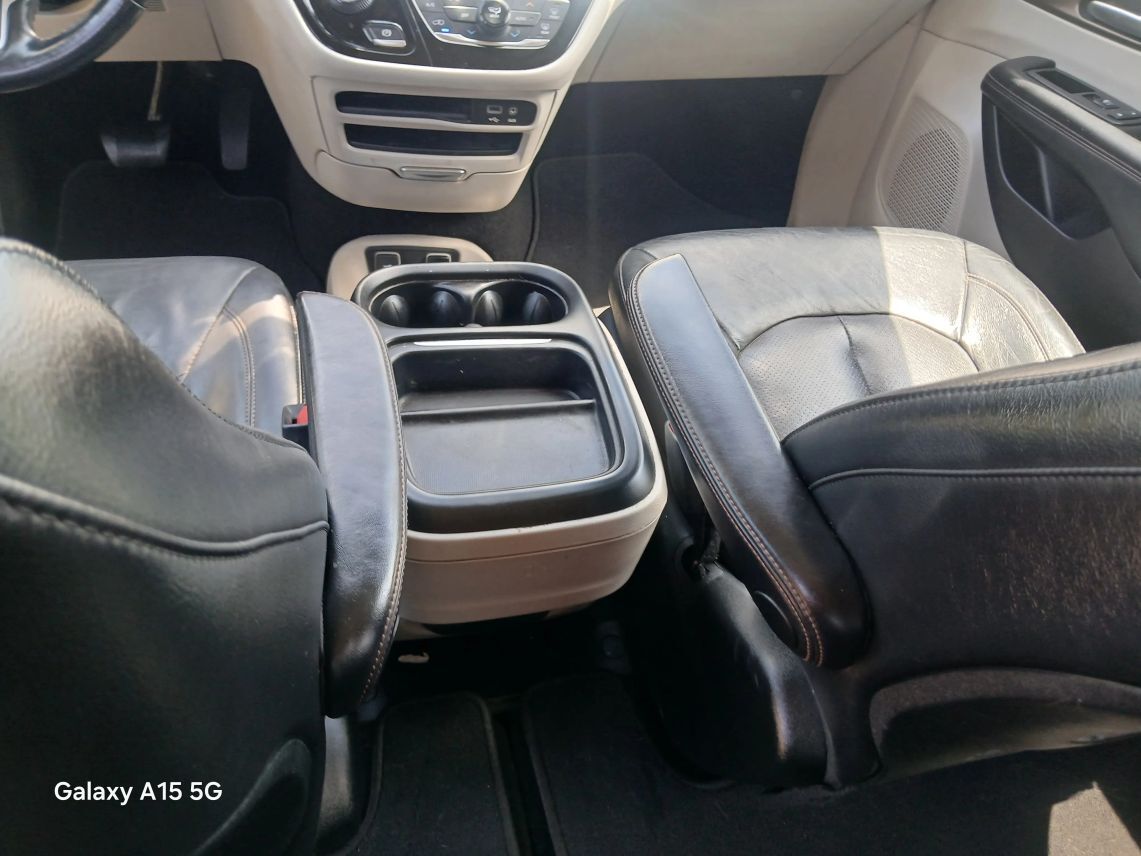2019 Chrysler Pacifica Touring L Minivan 4D Maitland FL