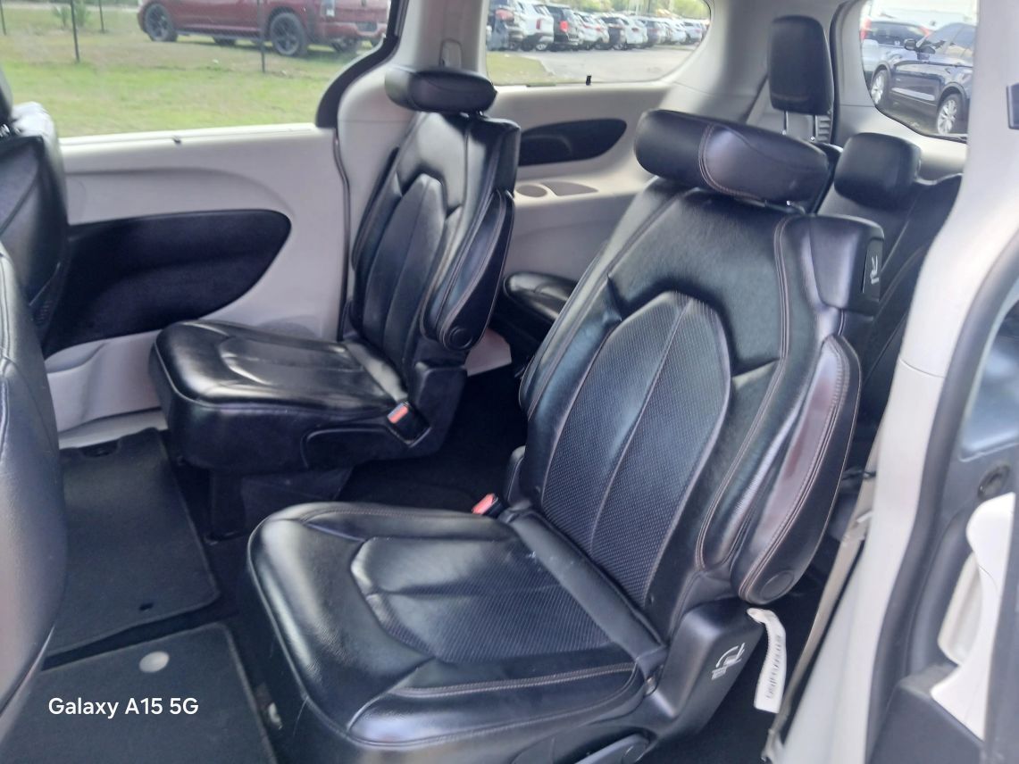 2019 Chrysler Pacifica Touring L Minivan 4D Maitland FL